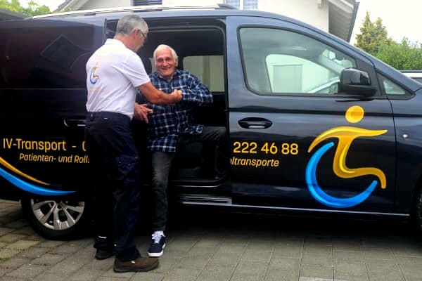Patiententransport IV-Transport - Persönliche Unterstützung beim Ein- und Aussteigen